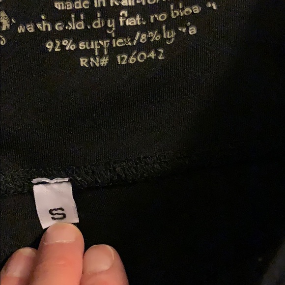 Black yoga pants - Picture 3 of 5